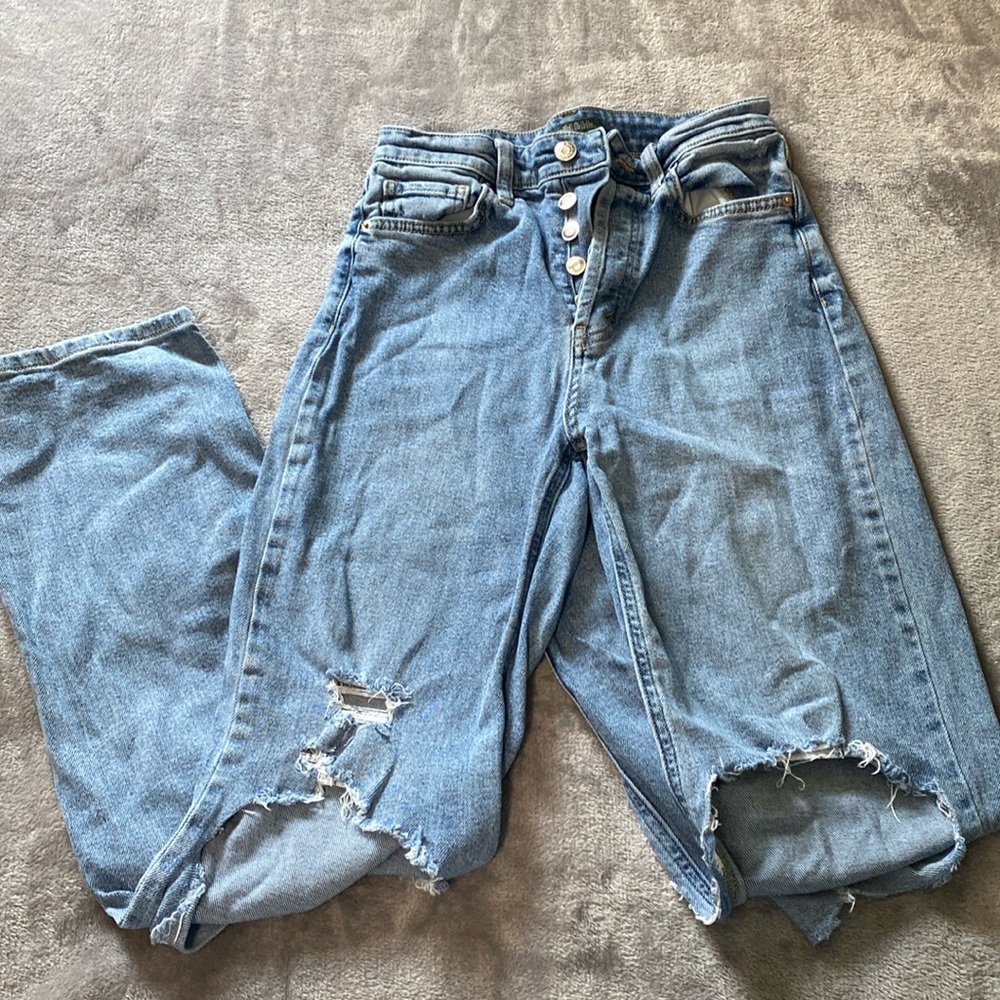 Wild Fable Women’s Size 0 Ripped, High-Waisted Straight Leg Jeans